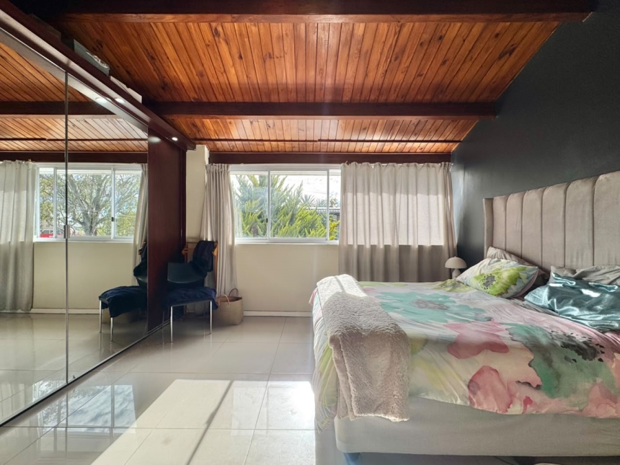2 Bedroom Property for Sale in Kenilworth Western Cape